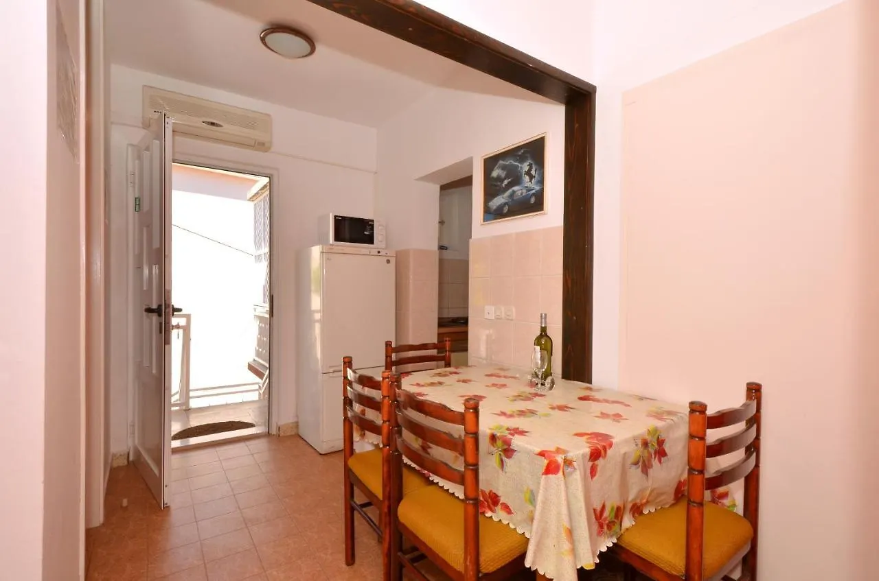 Apartments By The Sea Arbanija, Ciovo - 8651 Trogir