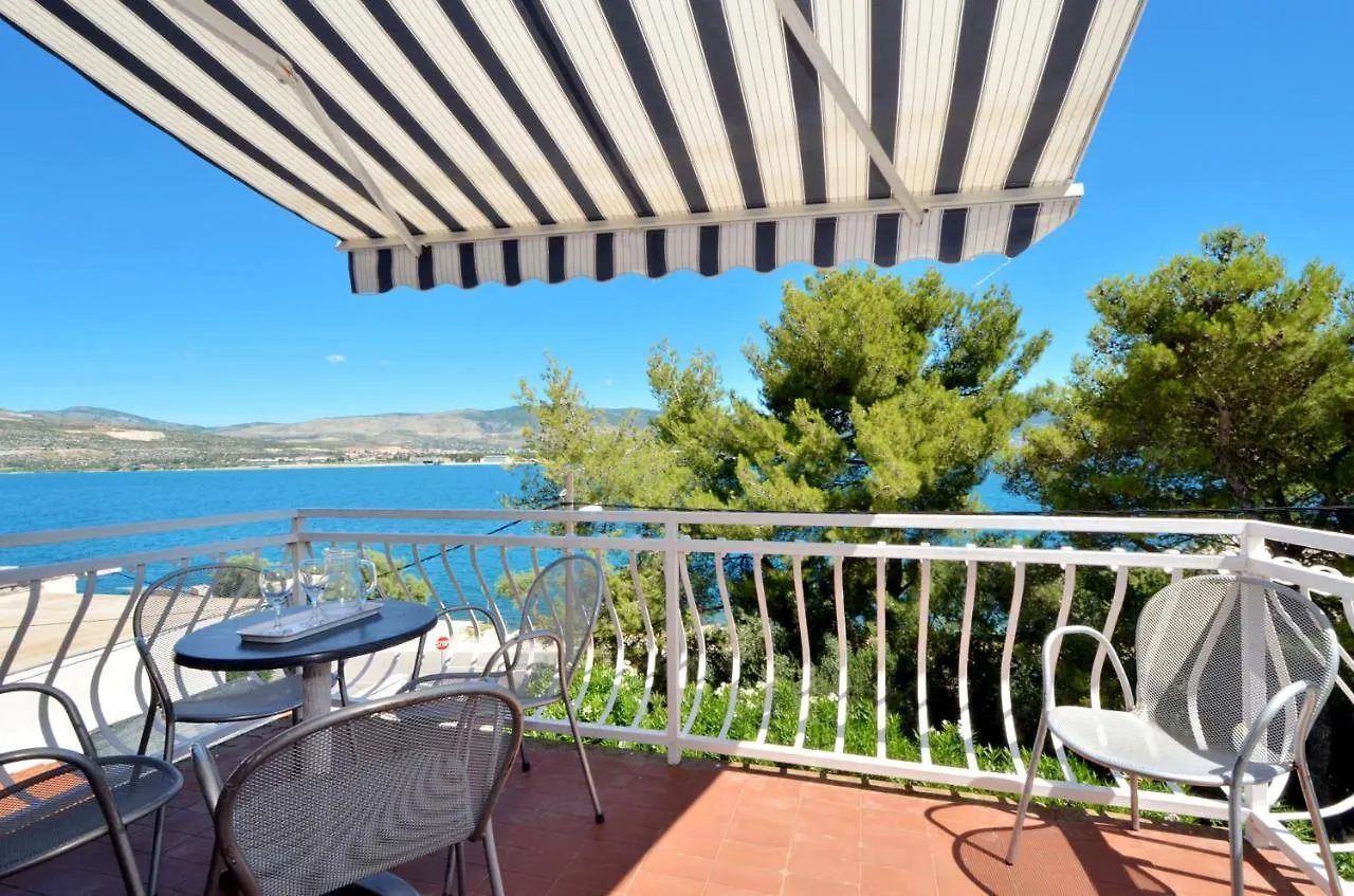 Apartments By The Sea Arbanija, Ciovo - 8651