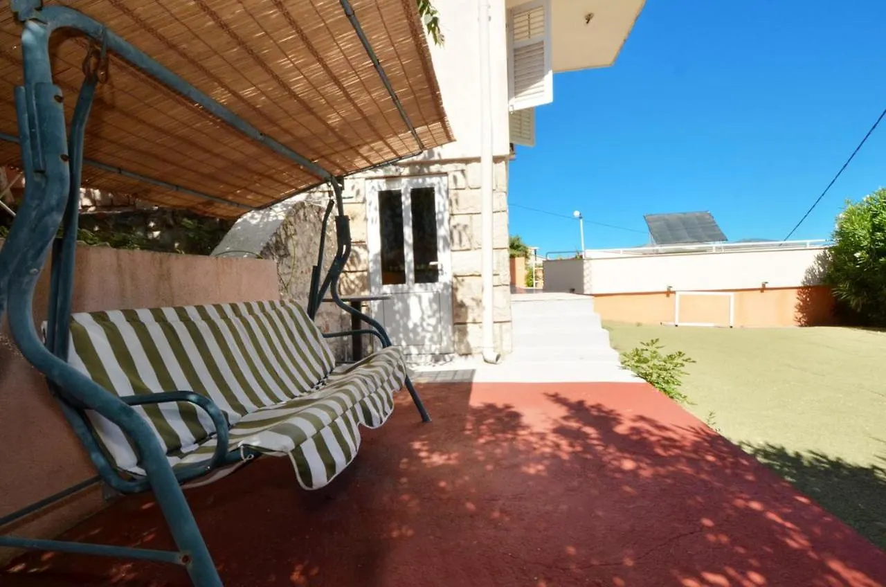 Apartments By The Sea Arbanija, Ciovo - 8651
